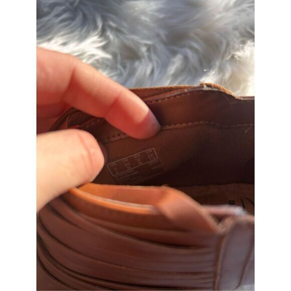 Clark’s brown booties size 6.5 comfy real leather boots soft insoles 1.5 inch he - Picture 2 of 7